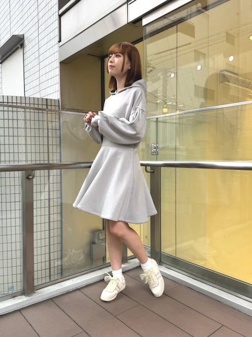 セール】ショルダーリボンダンボールフーディワンピース/fint