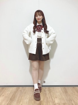 「アイテム（モカシン/デッキシューズ）」を使った、F i.n.tさん（レディース・150cm）の秋コーディネート