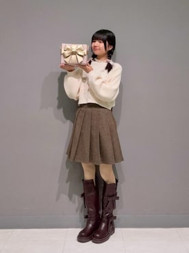 「アイテム（ジャンパースカート）」を使った、F i.n.tさん（レディース・165cm）の秋コーディネート