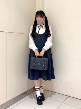 「アイテム（ジャンパースカート）」を使った、F i.n.tさん（レディース・160cm）の冬コーディネート