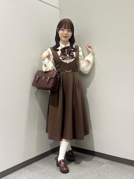 「アイテム（ジャンパースカート）」を使った、F i.n.tさん（レディース・153cm）の秋コーディネート