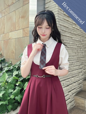 「アイテム（ジャンパースカート）」を使った、F i.n.tさん（レディース・157cm）の秋コーディネート