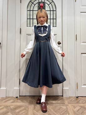 「アイテム（ジャンパースカート）」を使った、F i.n.tさん（レディース・155cm）の秋コーディネート