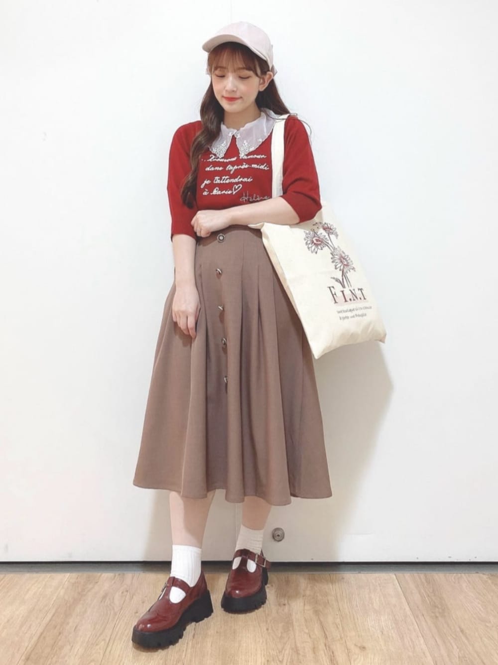 「骨格ウェーブ、イエベ春、おでかけコーデ、F i.n.t、150㎝_154㎝、レトロ、ガーリー、半袖ブラウス、フレアースカート、ニット、夏色コーデ、レイヤードスタイル、秋っぽコーデ更新中」｜「F i.n.tの釦使いパフスリーブジャケットセットアップ（セットアップ、ブラウン系）」を使った、F i.n.tさん（レディース・150cm）の秋コーディネートの1枚目の写真