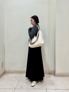 「ビットローファー」｜「アイテム（トートバッグ）」を使った、ナベさん（レディース・150cm）の冬コーディネート