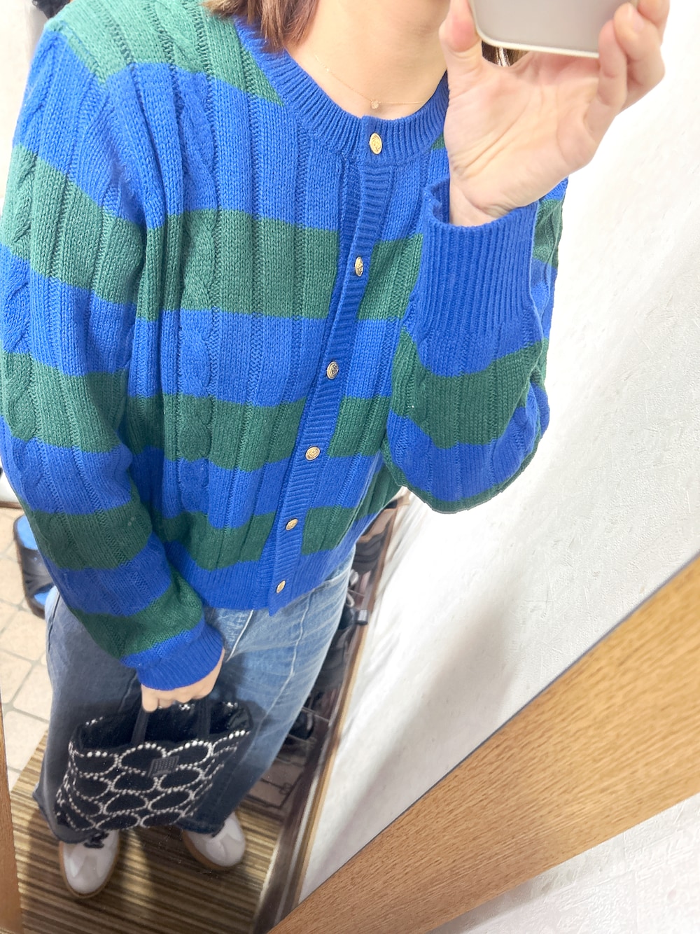 「春服デビュー宣言、休日コーデ、リラックススタイル、デニム、スニーカー、おしゃれさんと繋がりたい、厚底シューズ」｜「mina perhonenのアイテム（バッグ、ブラック系）」を使った、みむさん（レディース・156cm）の春コーディネートの1枚目の写真