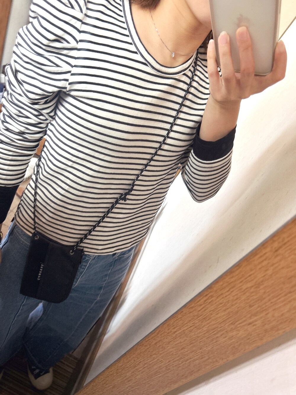 「大人かわいい、おしゃれさんと繋がりたい、パンツコーデ、低身長コーデ、ボーダー」｜「U by SPICK&SPANのパフスリーブ ボーダーカットソー（トップス、ブラック系）」を使った、みむさん（レディース・156cm）の春コーディネートの1枚目の写真