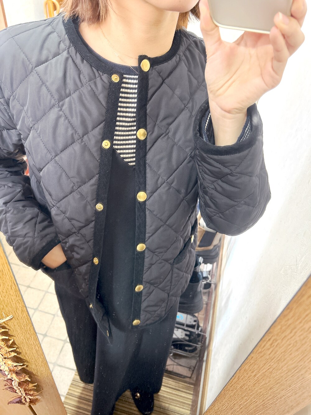 「春服デビュー宣言、おしゃれさんと繋がりたい、オトナカジュアル、モノトーン、ボーダー」｜「Spick & Spanの【TRADITIONAL WETHERWEAR】別注キルティングノーカラージャケット◆（その他アウター、ブラック系）」を使った、みむさん（レディース・156cm）の春コーディネートの1枚目の写真