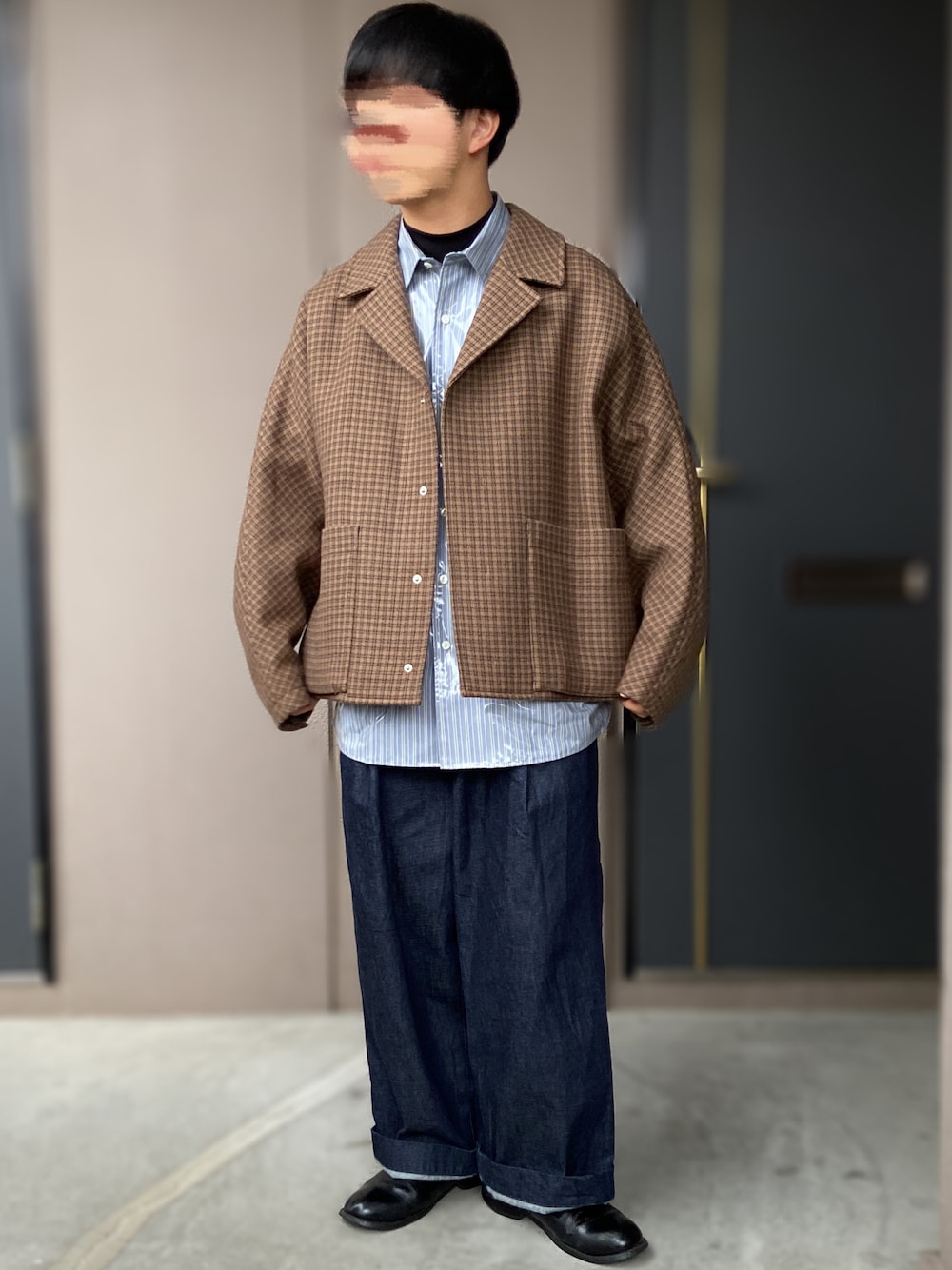 「UNIQLO、UNIQLO U、wellder、Traditional Weatherwear、SHAREEF、革靴、モックネック、低身長男子、ワイドデニム、チェック、ラミネート」｜「Traditional WeatherwearのUNIONSLACK 101（その他パンツ、ブルー系）」を使った、おます@低身長(159cm)さん（メンズ・159cm）の春コーディネートの1枚目の写真