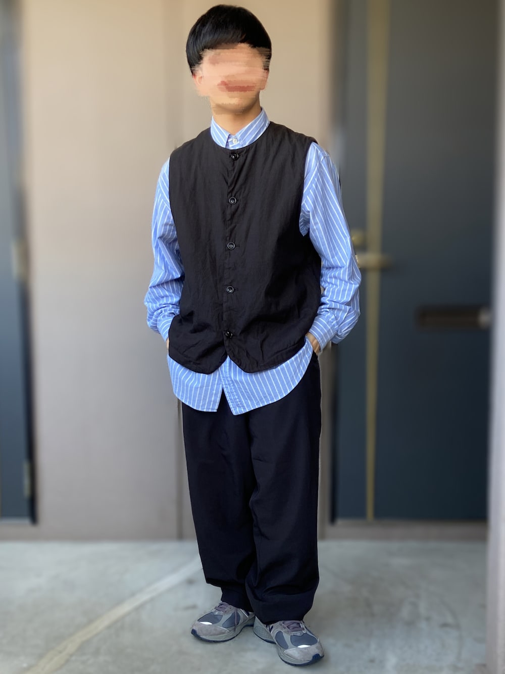 「Polo Ralph Lauren、nest robe、nestRobe CONFECT、FreshService、New Balance、ストライプシャツ、シャツコーデ、ポロラルフローレン、クルーネック、スニーカー」｜「FreshServiceのfreshservice  utility packable suit black　M（トップス、ブラック系）」を使った、おます@低身長(159cm)さん（メンズ・159cm）の春コーディネートの1枚目の写真