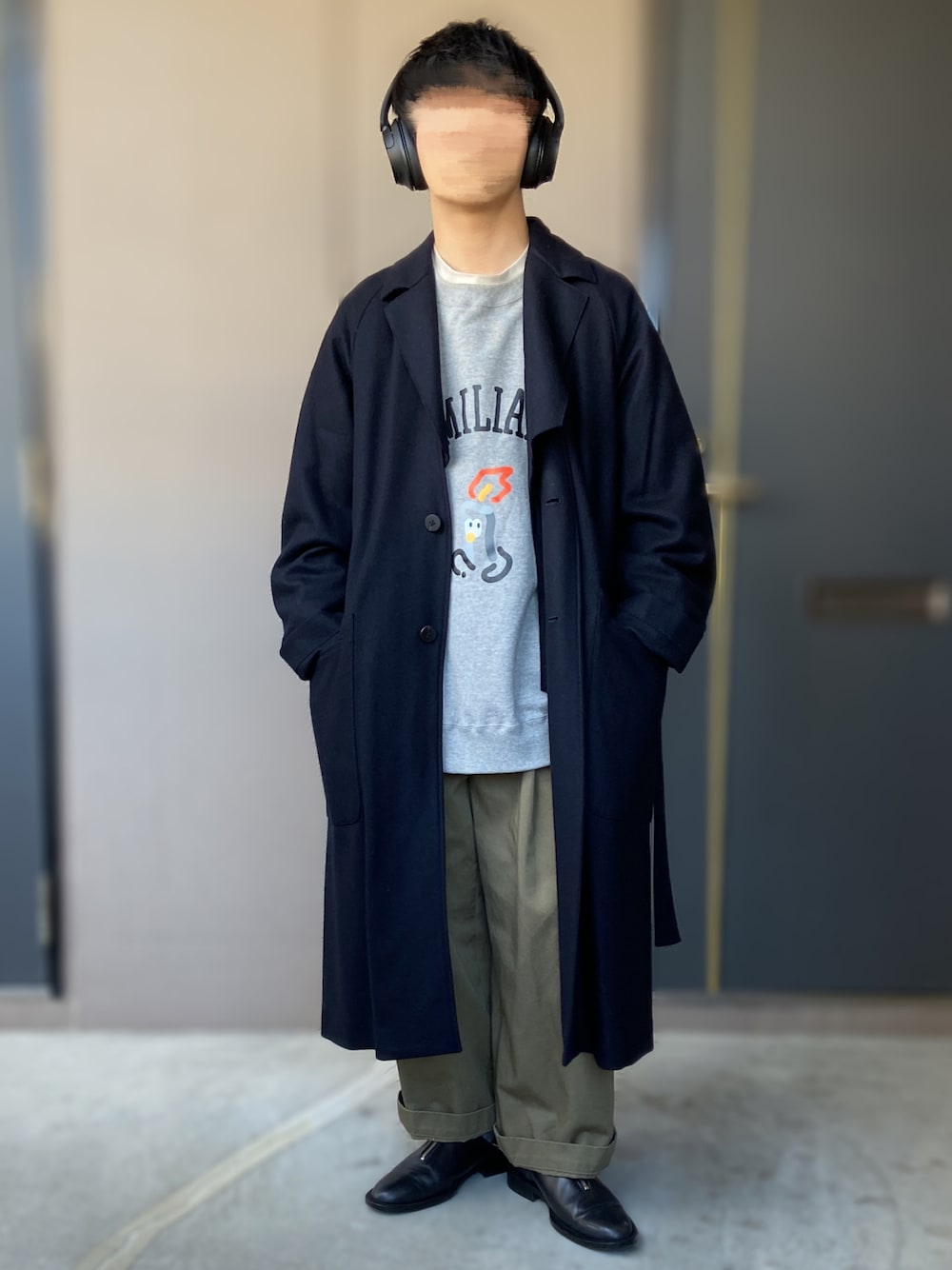 「Traditional Weatherwear、URU TOKYO、URU、name.、ISHMM、UNIQLO U、UNIQLO、ゆるスウェット、ロングコート、革靴、SONY、ヘッドホン、低身長男子、冬」｜「Traditional WeatherwearのUNIONSLACK 101（その他パンツ、グリーン系）」を使った、おます@低身長(159cm)さん（メンズ・159cm）の冬コーディネートの1枚目の写真