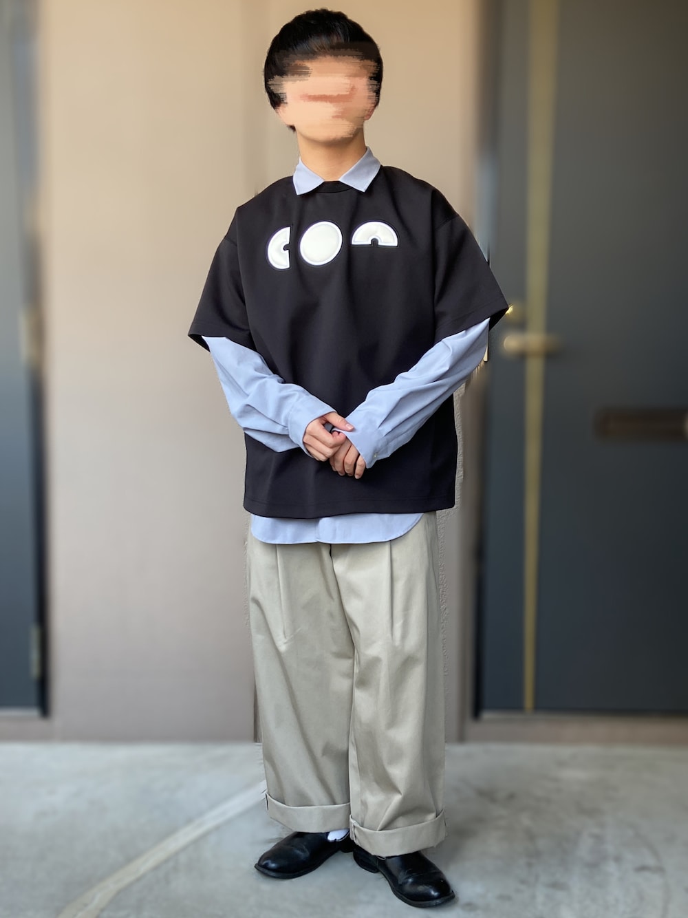 「c.o.l.o.n、PUBLIC TOKYO、Traditional Weatherwear、traditionalweatherwear、革靴、重ね着、低身長男子、秋っぽコーデ更新中、襟付きトップス、ワイドパンツ」｜「Traditional Weatherwearの【UNIONWEAR】UNIONSLACKS 103（その他パンツ、ベージュ系）」を使った、おます@低身長(159cm)さん（メンズ・159cm）の秋コーディネートの1枚目の写真