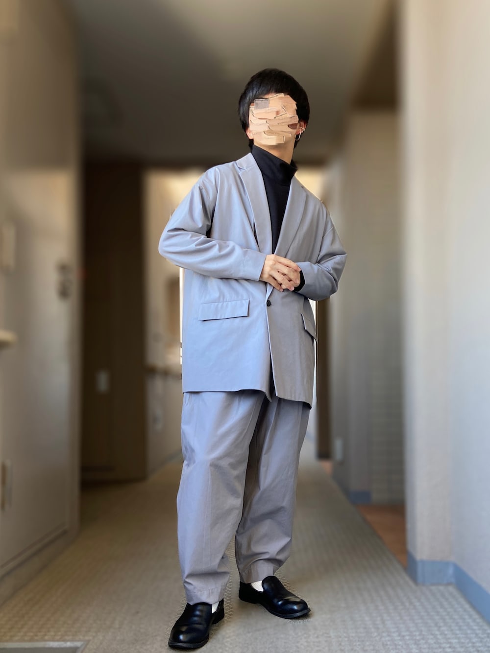 「セットアップ、革靴、キレイめ、きれいめカジュアル、シンプルコーデ、dulcamara、ブルーコーデ、wearhalloween2021、イヤーカフ」｜「Dulcamaraの2021春夏　チノチノダブルJK -CHINOCHINO-（テーラードジャケット、グレー系）」を使った、おます@低身長(159cm)さん（メンズ・159cm）の秋コーディネートの1枚目の写真