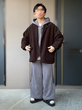 「adidas（アディダス）のadidas TG スウェット パンツ Grey Four XS（スウェットパンツ、グレー系）」を使った、おます@低身長(159cm)さん（メンズ・159cm）の春コーディネート