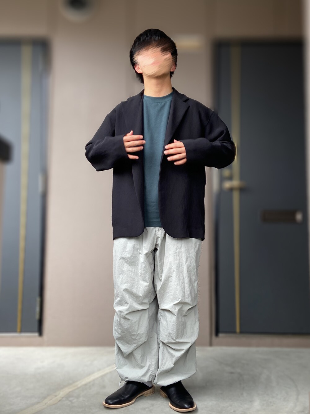 「UNITED ARROWS & SONS、ISHMM、broken base、ジャケット、UNIQLO、UNIQLO U、スノーカモパンツ、ジャケットスタイル、ブルーコーデ、革靴、サボ」｜「BROKEN BASEのカラースノーカモパンツ（その他パンツ、グレー系）」を使った、おます@低身長(159cm)さん（メンズ・159cm）の夏コーディネートの1枚目の写真