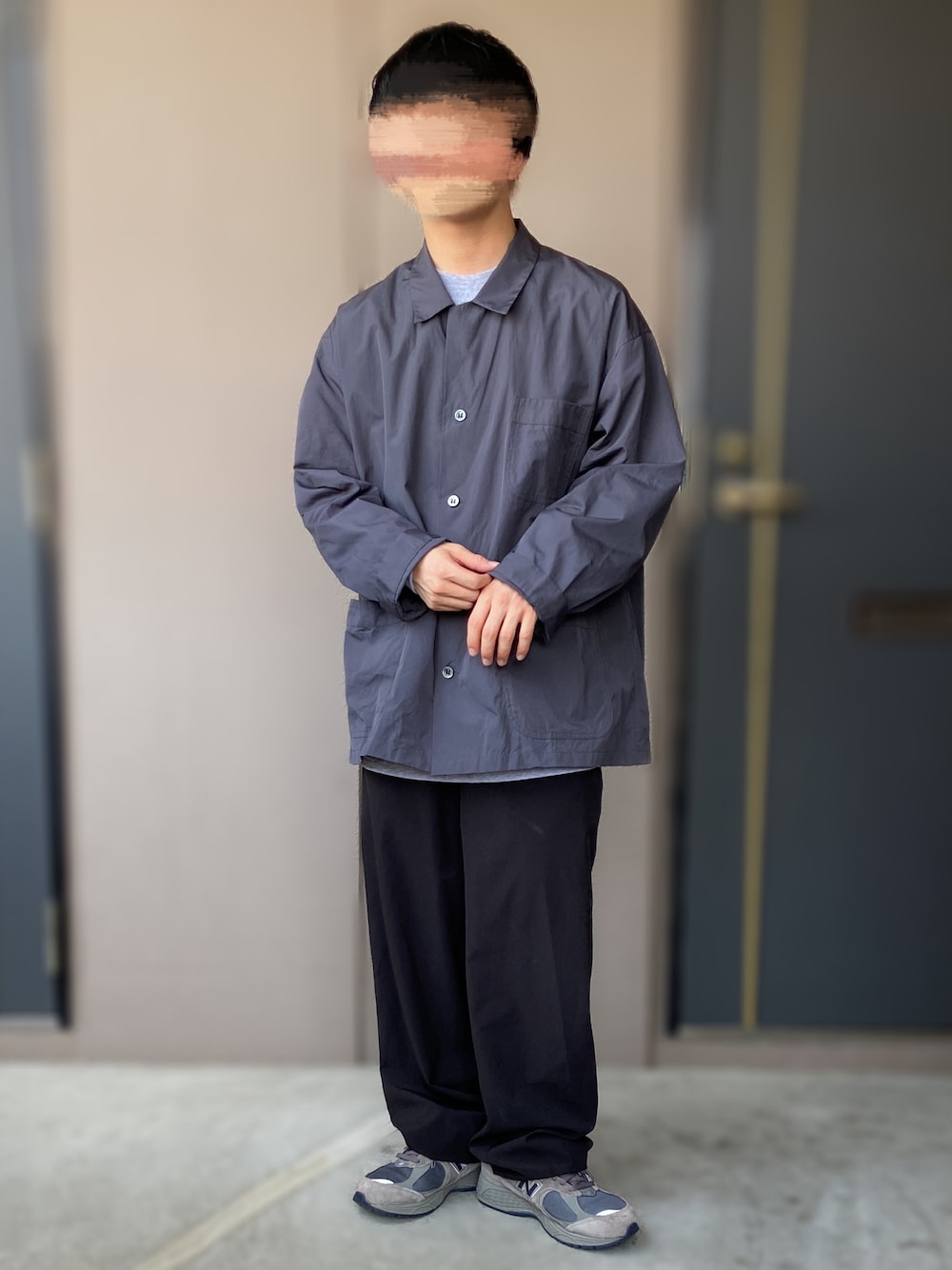「LAD MUSICIAN、goodwear、FreshService、New Balance、newbalance、低身長男子、ナイロンパンツ、オープンカラーシャツ」｜「FreshServiceのfreshservice  utility packable suit black　M（トップス、ブラック系）」を使った、おます@低身長(159cm)さん（骨格ストレート・メンズ・159cm）の春コーディネートの1枚目の写真