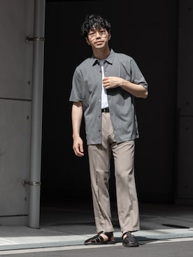 「URBAN RESEARCH ROSSO MEN（アーバンリサーチロッソメン）の『セットアップ対応』『防シワ』サマーウール調ストレートスラックス（その他パンツ、ベージュ系）」を使った、horiguchiさん（メンズ・172cm）の夏コーディネート