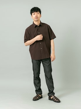 「URBAN RESEARCH ROSSO MEN（アーバンリサーチロッソメン）の『WEB限定』『接触冷感 / XLサイズあり』クールタッチスリムストレッチパンツ（デニムパンツ、ブラック系）」を使った、horiguchiさん（メンズ・172cm）の春コーディネート