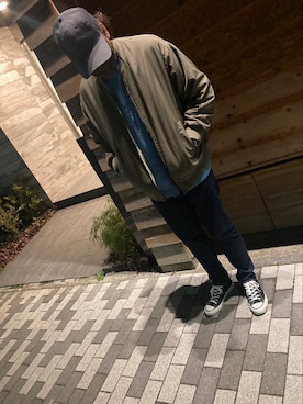 「アイテム（MA-1、ベージュ系）」を使った、KMさん（メンズ・176cm）の冬コーディネート