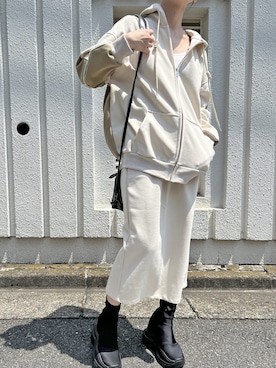 「アイテム（セットアップ、ホワイト系）」を使った、Jewelobeさん（レディース・155cm）の秋コーディネート