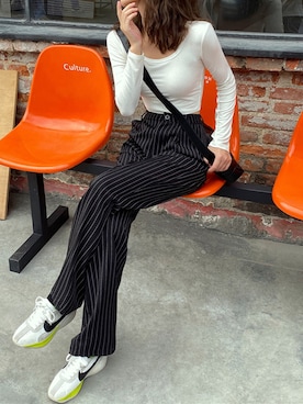 「カラー×コーデ」｜「アイテム（スラックス）」を使った、Jewelobeさん（レディース・157cm）の春コーディネート