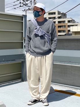 「アイテム（スウェットパンツ、ホワイト系）」を使った、har_papaさん（メンズ・170cm）の春コーディネート