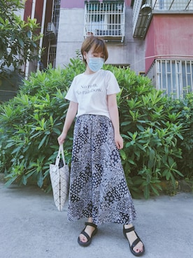 「earth music&ecology（アースミュージックアンドエコロジー）のNo rainTシャツ　＊（Tシャツ/カットソー、ホワイト系）」を使った、WEAR 中国さん（レディース）の夏コーディネート