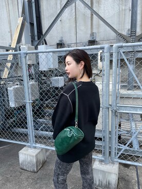 「アイテム（ボディバッグ/ウエストポーチ、グリーン系）」を使った、永田沙織(EMODA)さん（レディース・163cm）の秋コーディネート
