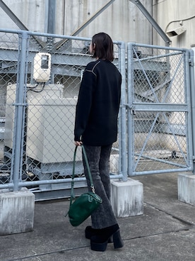 「アイテム（ボディバッグ/ウエストポーチ、グリーン系）」を使った、永田沙織(EMODA)さん（レディース・163cm）の秋コーディネート