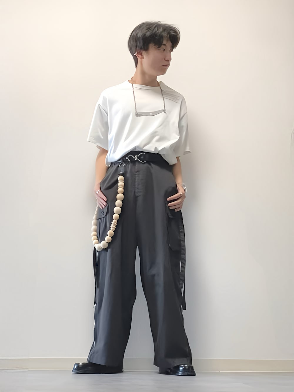 「夏だ！Tシャツ着よう！、低身長、低身長コーデ、163cm、kolor、CASPER JOHN、NODZOKU、TOGA、さらっと晴れやかスナップ」｜「kolorの＜kolor（カラー）＞ プリント Tシャツ■■■（Tシャツ/カットソー、ホワイト系）」を使った、ざわ_低身長男子styleさん（骨格ストレート・メンズ・163cm）の夏コーディネートの1枚目の写真