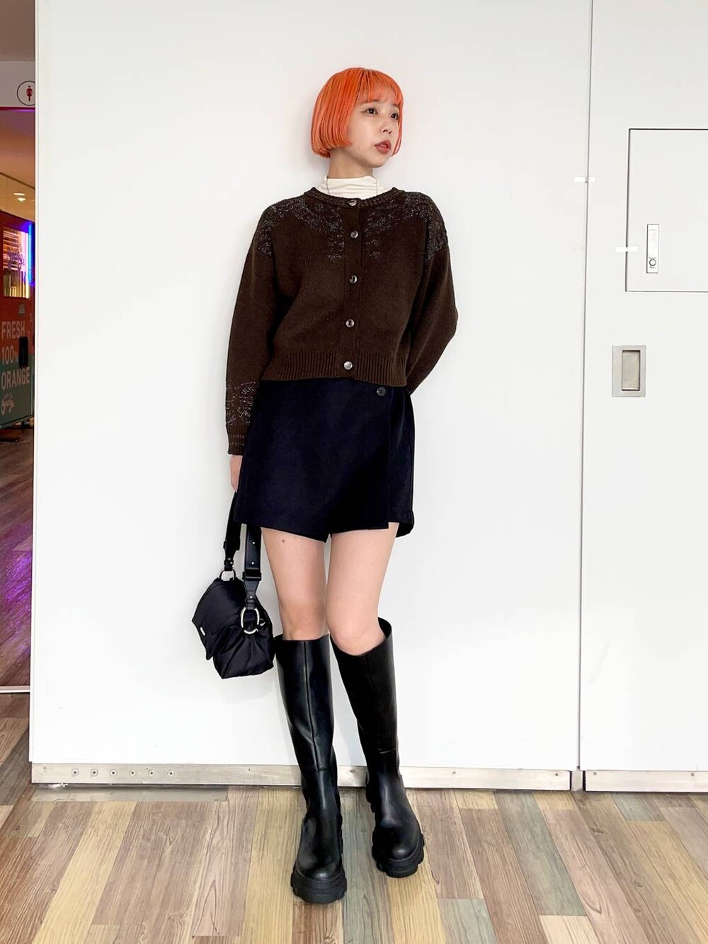 ラグソールバックジップロングブーツ/971015を使ったショップスタッフ