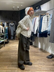 JEANASISポイントダメージロゴフーディ パーカー ジーナシス 新品未使用 JEANASIS（ジーナシス）の「ポイントロゴダメージZIPフーディ