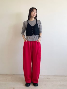 「JEANASIS（ジーナシス）の2WAYバックルサボ/1066512（モカシン/デッキシューズ、ブラック系）」を使った、フィーさん（レディース・164cm）の秋コーディネート