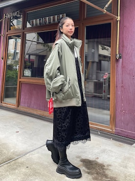 「アイテム（カードケース）」を使った、フィーさん（レディース・164cm）の秋コーディネート