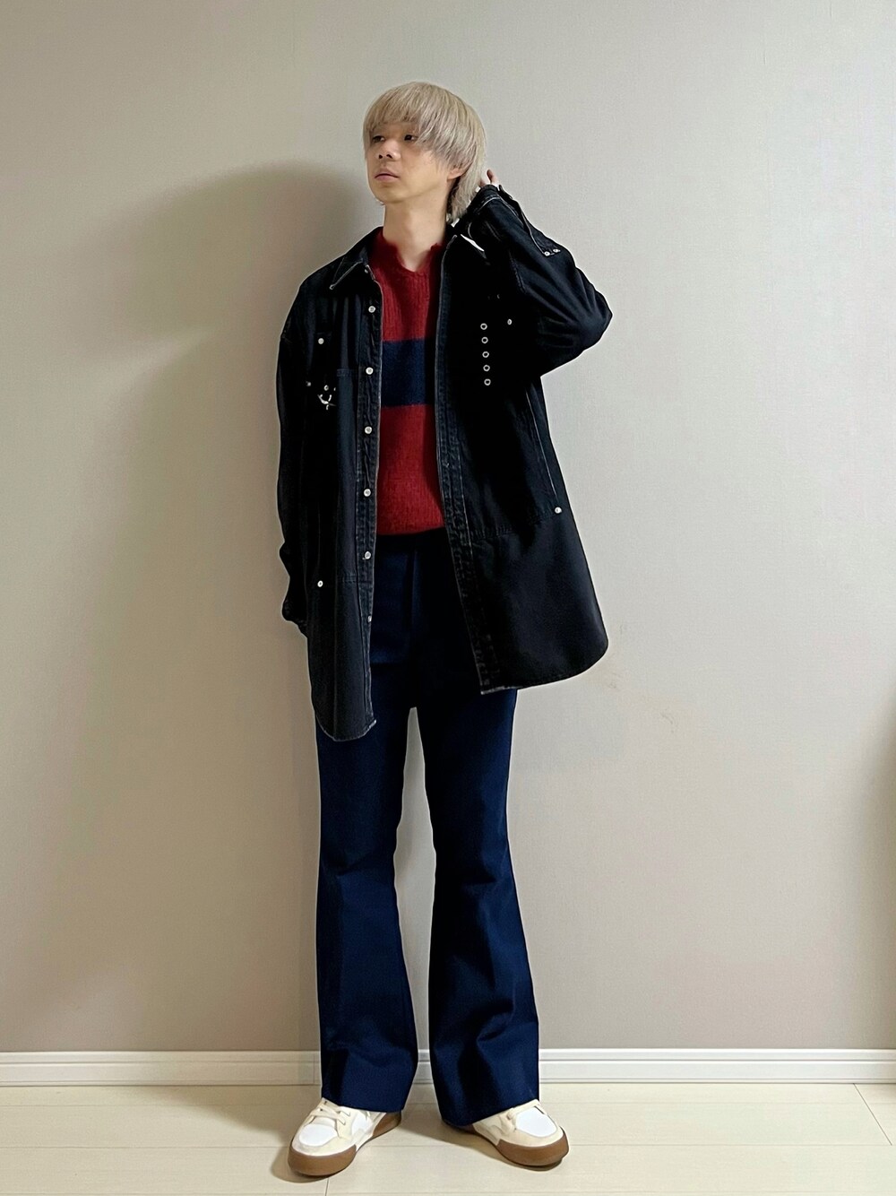 「デニム、モヘヤニット、ニット、フレアパンツ、スニーカー、ビックシルエット、JHON LAWLENCE SULLIVAN、MARNI、RAF SIMONS、Stella McCartney」｜「RAF SIMONSのFlared uni pants（その他パンツ、ブルー系）」を使った、Honeyさん（メンズ・176cm）の秋コーディネートの1枚目の写真