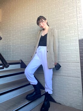 「DHOLIC（ディーホリック）のアイテム（スウェットパンツ）」を使った、Linaさん（レディース・158cm）の秋コーディネート
