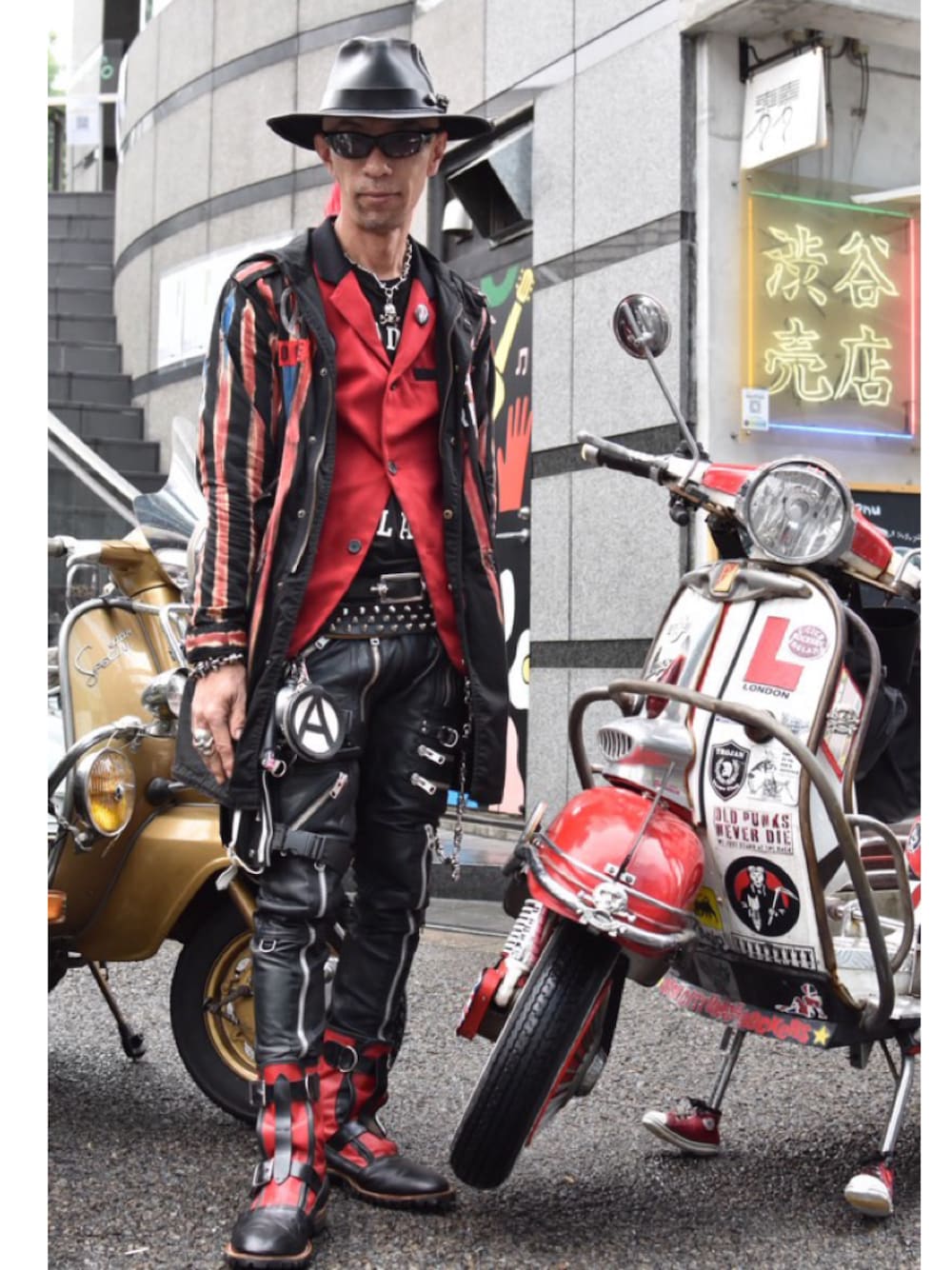 「punk、rock、MODS、今日のコーデ、休日スタイル、モッズコート、M51」｜「HENSCHEL HATのアイテム（ハット、ブラック系）」を使った、Takaya さん（メンズ・172cm）の春コーディネートの1枚目の写真