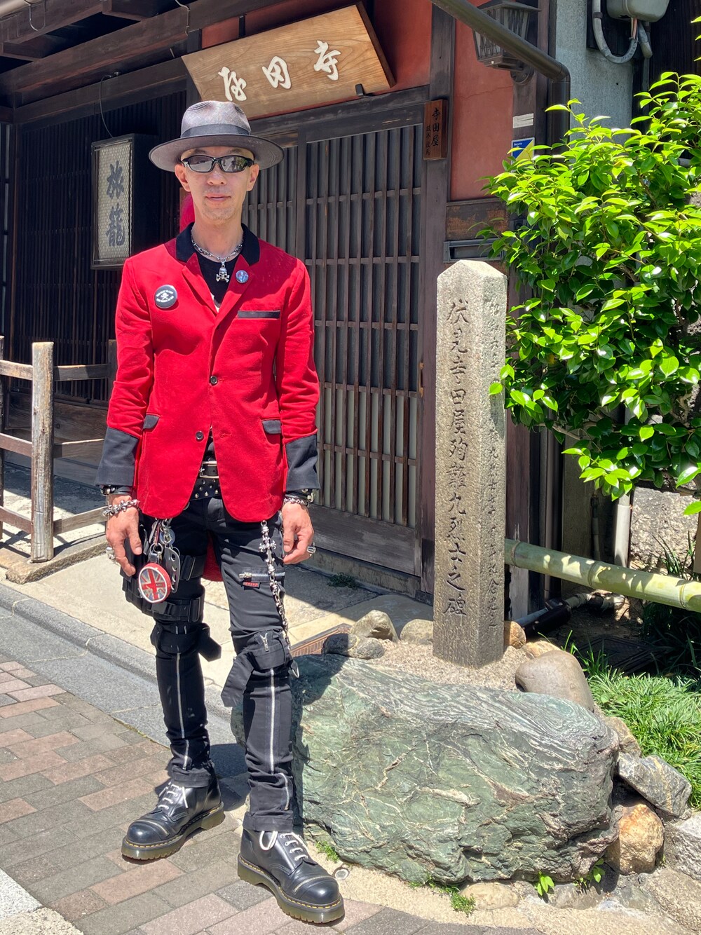 「punk、rock、カスタム、今日のコーデ、休日スタイル」｜「STETSONのアイテム（ハット、ブラック系）」を使った、Takaya さん（メンズ・172cm）の春コーディネートの1枚目の写真