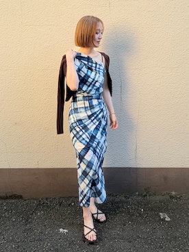 「LAGUNAMOON（ラグナムーン）のメタルリングストラップサンダル（その他シューズ、ブラウン系）」を使った、藤井さん（レディース・167cm）の春コーディネート