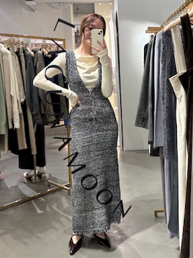 「アイテム（ジャンパースカート）」を使った、藤井さん（レディース・167cm）の秋コーディネート