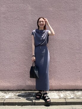 「LAGUNAMOON（ラグナムーン）の【JAMIRAY】レザー巾着BAG（ハンドバッグ）」を使った、藤井さん（レディース・166cm）の夏コーディネート