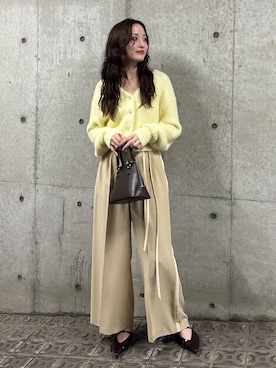 「スラックス」｜「アイテム（その他シューズ）」を使った、藤井さん（レディース・167cm）の秋コーディネート
