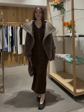 「アイテム（ムートンコート）」を使った、藤井さん（レディース・167cm）の秋コーディネート