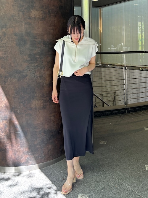 WEB限定】ショートZIPニットプルオーバー｜ラグナムーン（LAGUNAMOON