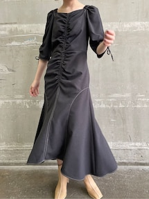 【美品/着用1回】ラグナムーン　ギャザーデザインワンピース ギャザーデザインワンピース｜ラグナムーン（LAGUNAMOON）公式通販