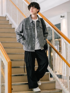 「アイテム（デニムジャケット）」を使った、Rocky Monroeさん（メンズ・173cm）の秋コーディネート