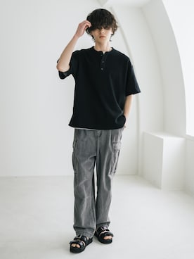 「Rocky Monroe（ロッキーモンロー）のオーバーサイズ T/Cワッフルヘンリーネック半袖Tシャツ（Tシャツ/カットソー、ブラック系）」を使った、Rocky Monroeさん（メンズ・172cm）の夏コーディネート