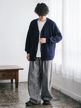 「Rocky Monroe（ロッキーモンロー）のヴィンテージライクワイドバルーンデニムパンツ（デニムパンツ、ブラック系）」を使った、Rocky Monroeさん（レディース・173cm）の秋コーディネート