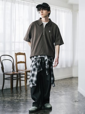 「U.S. POLO ASSN.（ユーエスポロアッスン）の新色追加 U.S. POLO ASSN. 別注コラボオーバーサイズワンポイントロゴ刺繍天竺半袖ハーフジップポロシャツ 無地/クレリック（ポロシャツ、ブラウン系）」を使った、Rocky Monroeさん（メンズ・172cm）の夏コーディネート