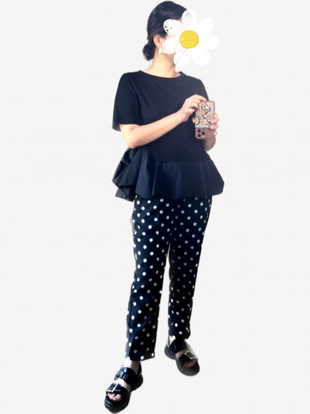 「テーパードパンツ、水玉パンツ、ぺプラムトップス、アシメトップス、ブラックコーデ、プチプラ、オトナ女子、ママコーデ、ママファッション」｜「prose verseのセンタープレステーパードパンツ（その他パンツ、ブラック系）」を使った、yさん（レディース・158cm）の夏コーディネートの1枚目の写真